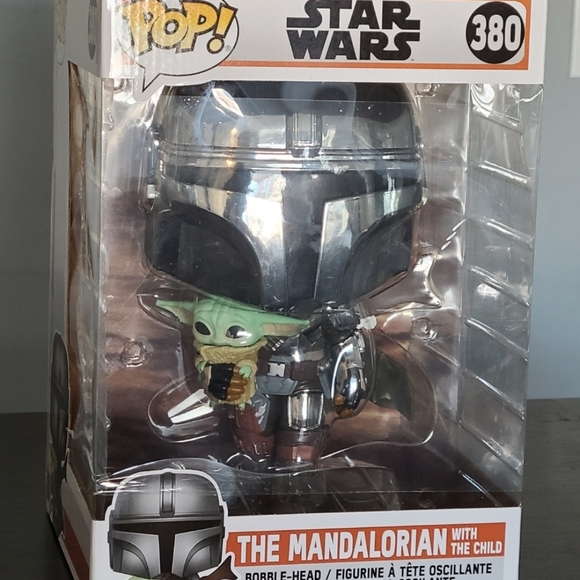 Mandolorian Funko Pop 10" - Picture 2 of 2